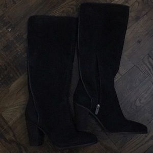 Brand new boat Vince camuto